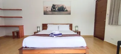 Habitación King con vistas al jardín — Le Grand Bleu Hotel